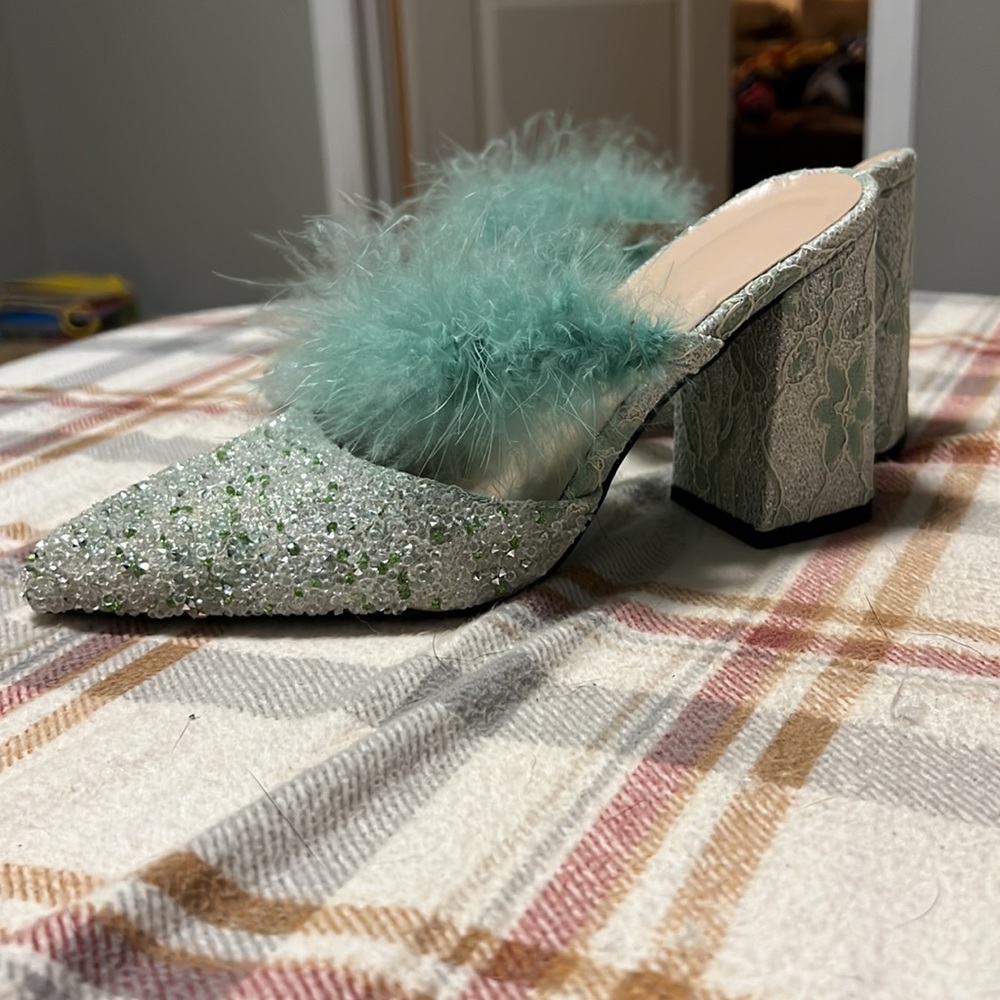 Green Rinestone Shoes - Picture 2 of 2